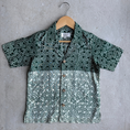 Load image into Gallery viewer, Pre-loved Temi Shirt | Dual Green Squiggle Print